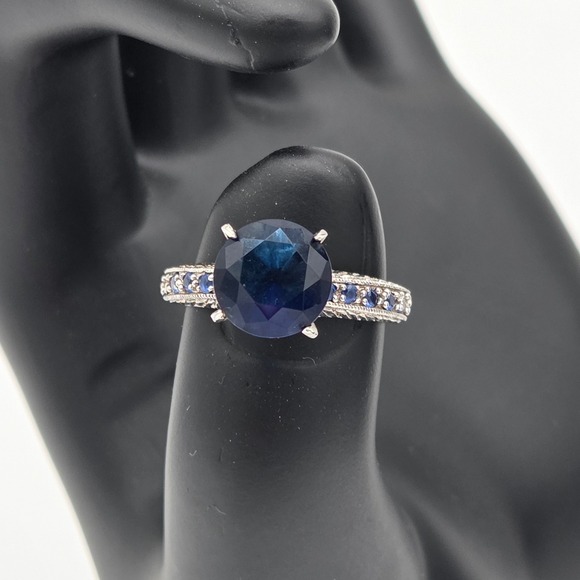 Women Size 6 - 925 Sterling Silver Ring with Simulated Sapphire & Accent Stones - Picture 3 of 5